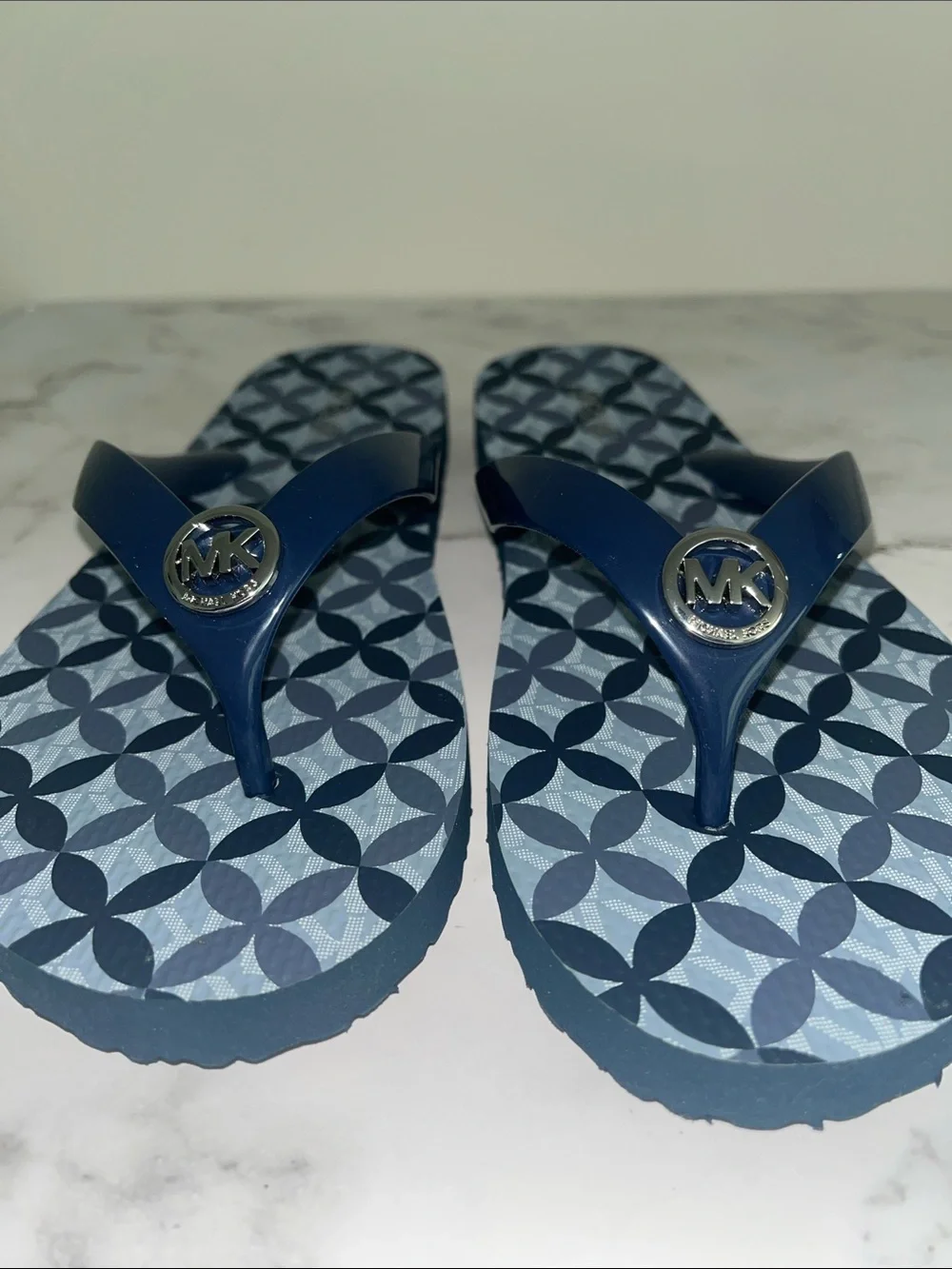 NWOT Michael Kors Navy Patterned Logo Flip Flop Sandals